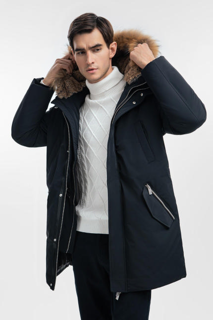 Пуховик с натуральным мехом 